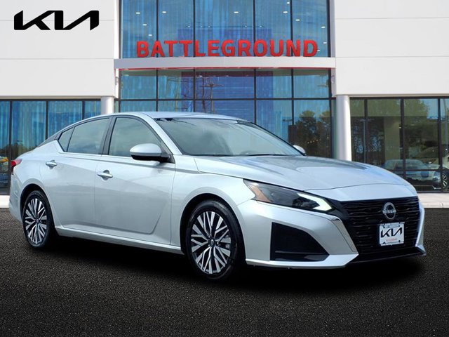 Used 2023 Nissan Altima 2.5 SV