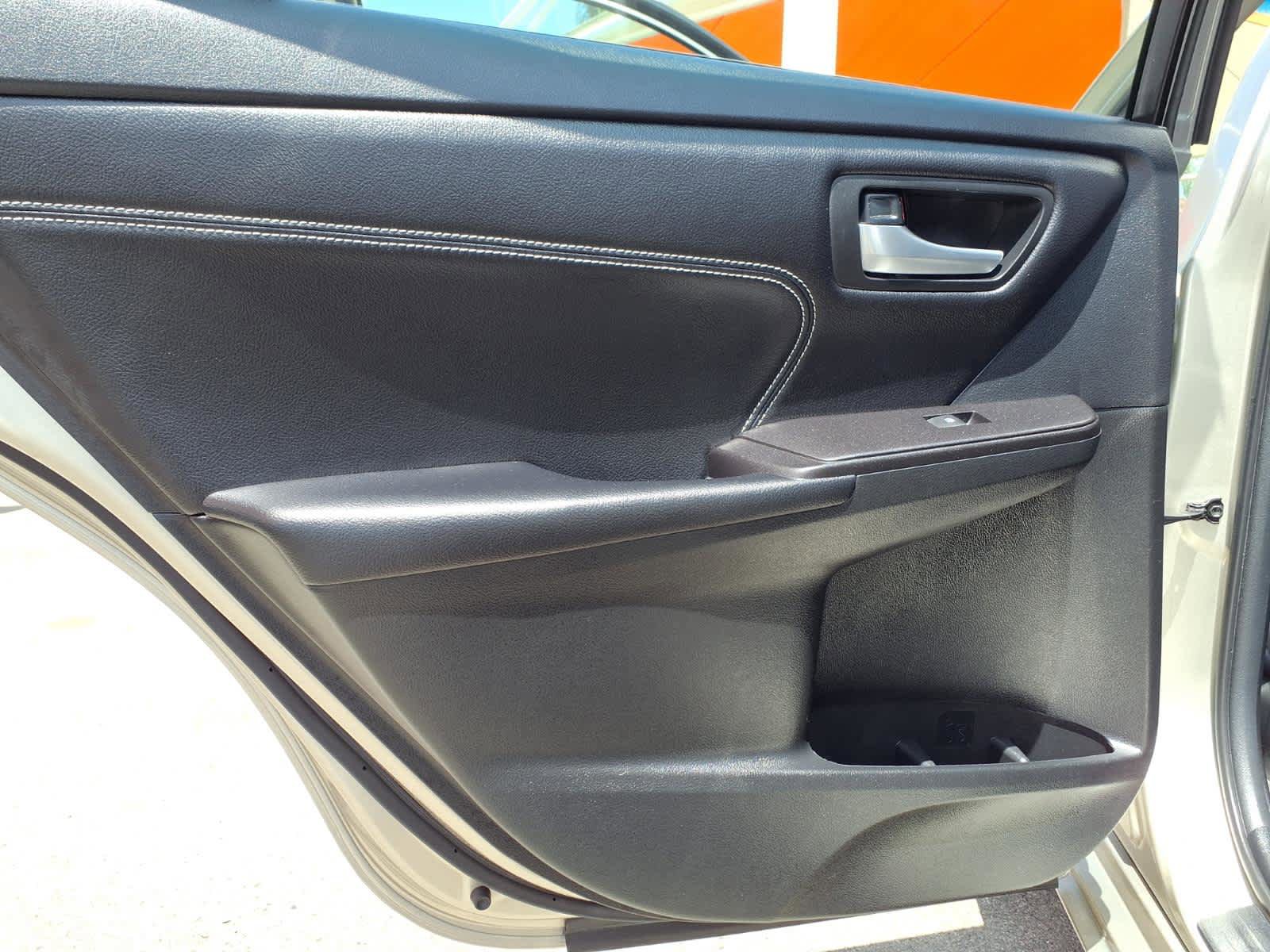 Used 2017 Toyota Camry XLE w/ Convenience Package FWD image 19