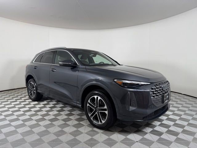 Used 2025 Audi Q5 Premium w/ Convenience Package AWD/4WD image 1