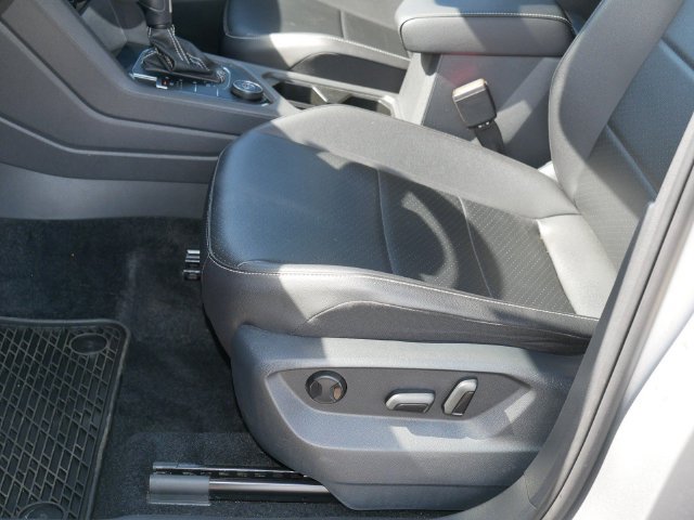 Used 2021 Volkswagen Tiguan SE w/ Panoramic Sunroof Package AWD/4WD image 14