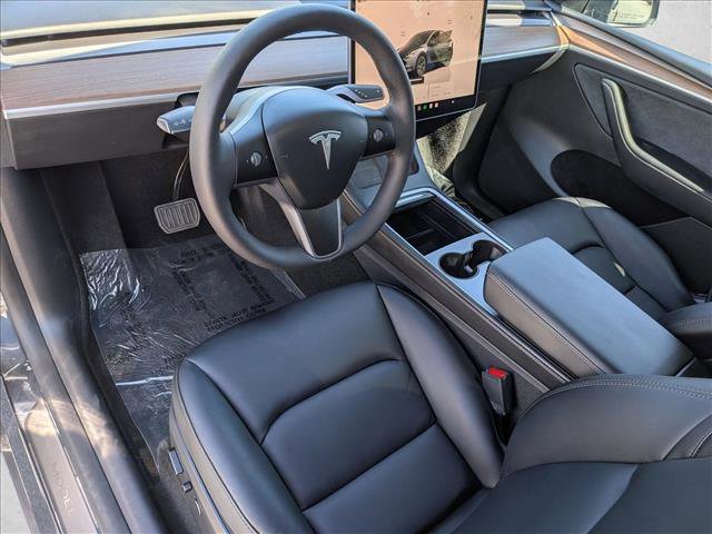 Used 2024 Tesla Model Y Long Range RWD image 10