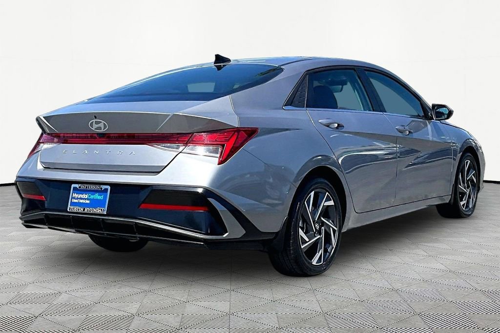 Certified 2025 Hyundai Elantra SEL image 2
