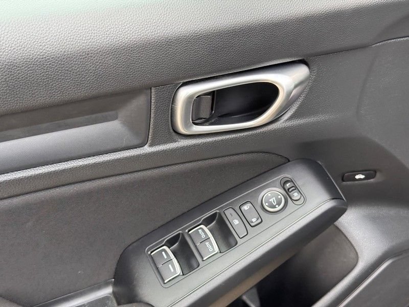 Used 2023 Honda Civic Sport image 18