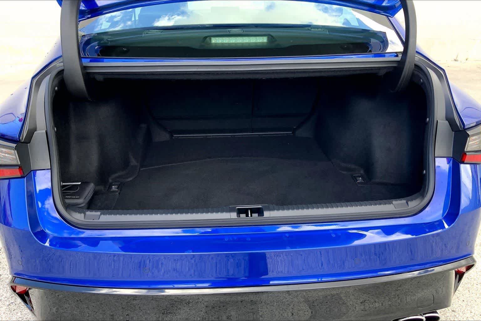 Used 2023 Lexus IS 500 RWD image 18