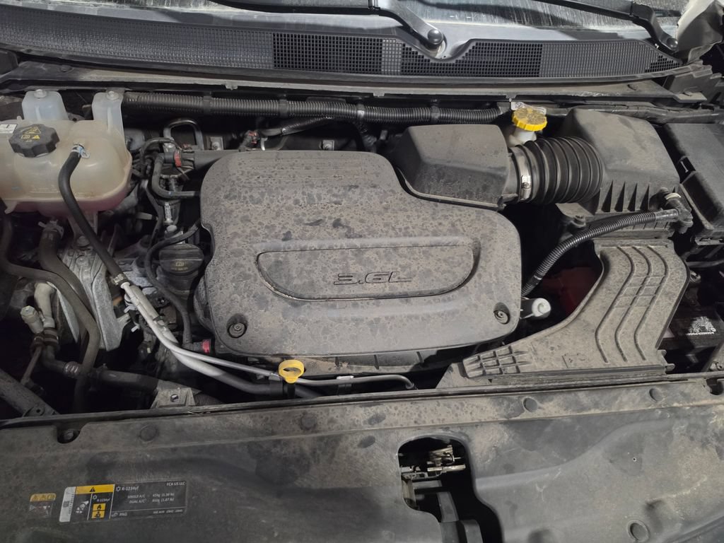 Used 2023 Chrysler Voyager LX FWD image 9