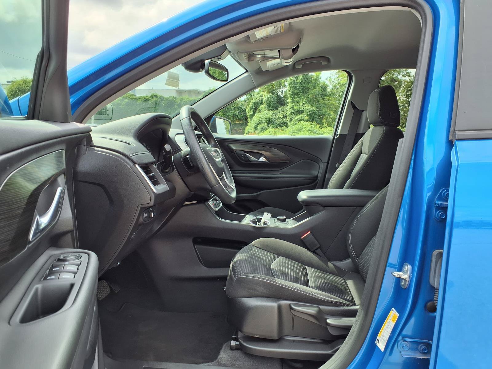 Used 2024 GMC Terrain SLE FWD image 21