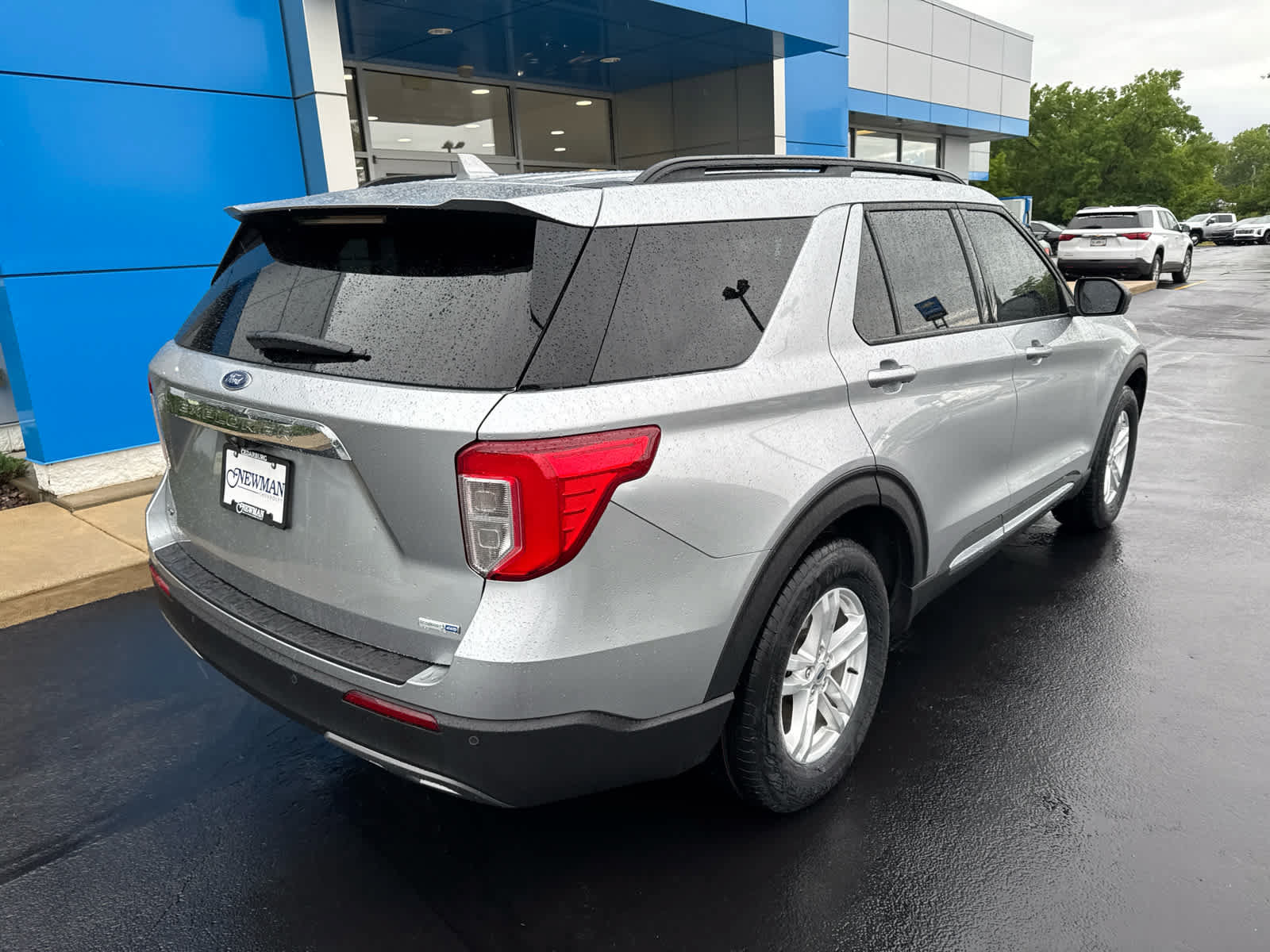 Used 2020 Ford Explorer XLT w/ Equipment Group 202A AWD/4WD image 7