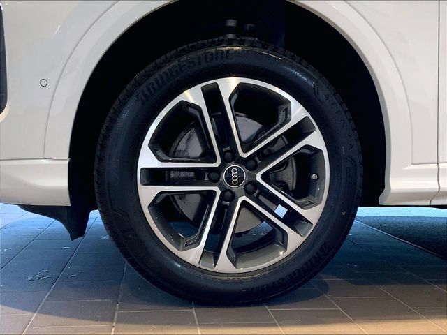 Certified 2025 Audi Q5 Premium w/ Convenience Package AWD/4WD image 9