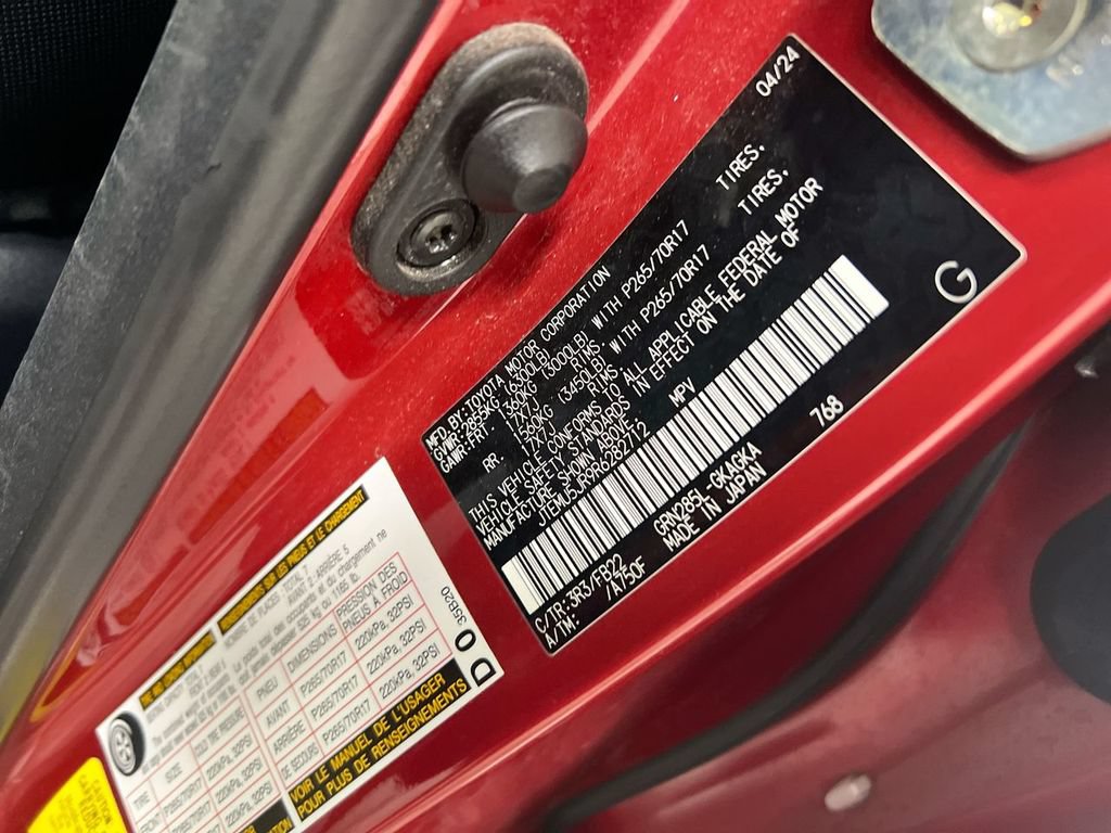 Used 2024 Toyota 4Runner SR5 AWD/4WD image 28