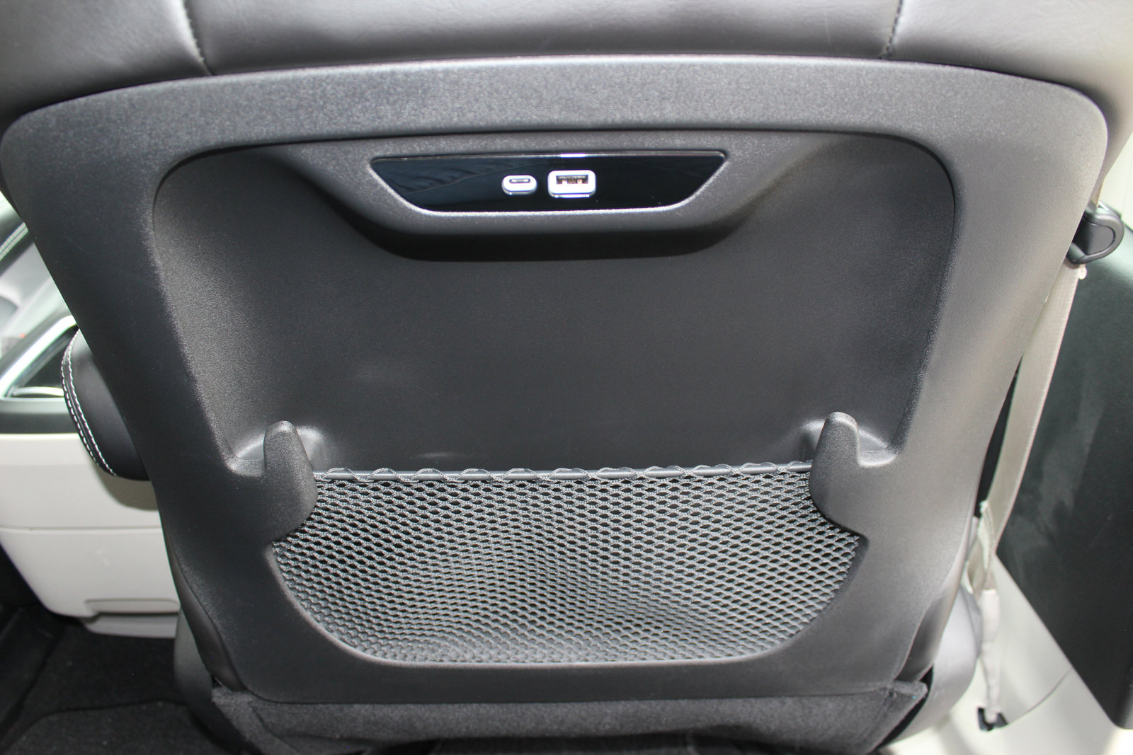 Used 2024 Chrysler Pacifica Select image 50