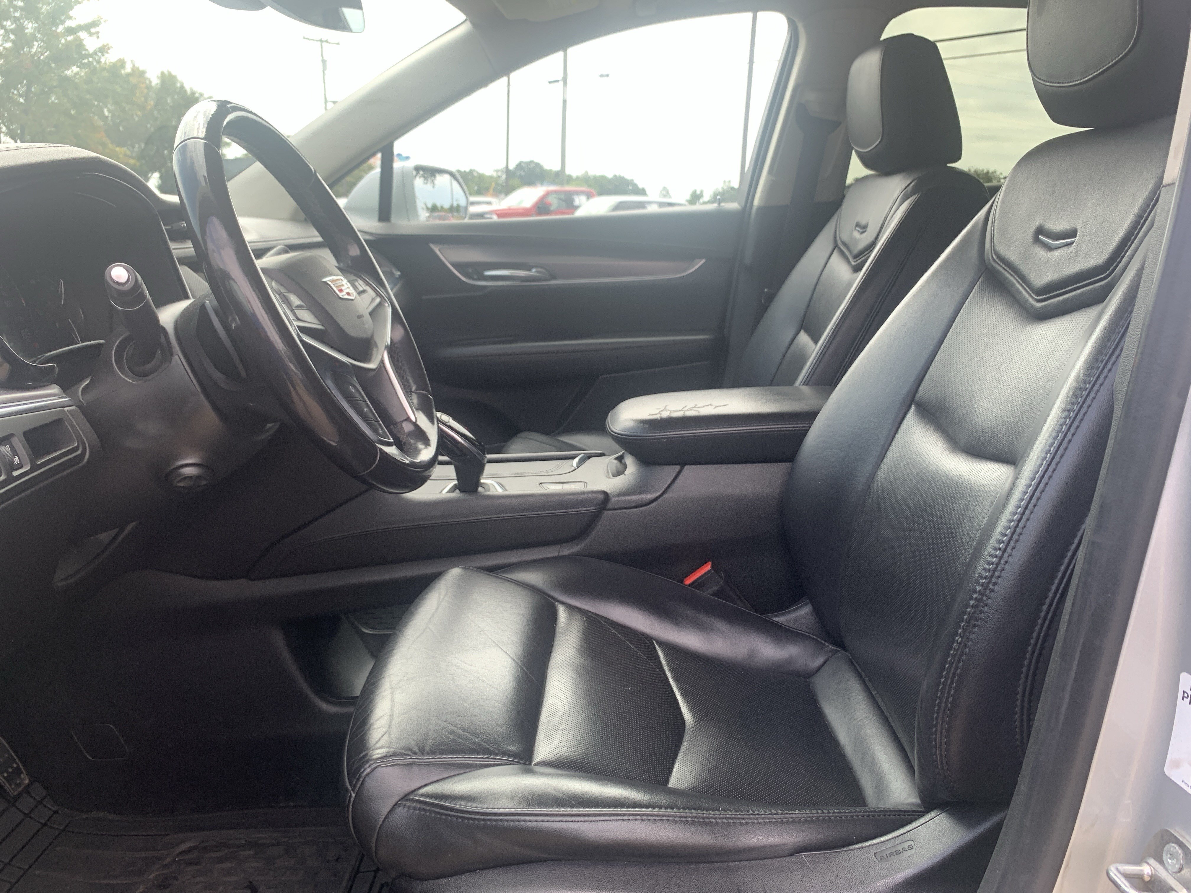Used 2018 Cadillac XT5 Premium Luxury FWD image 16