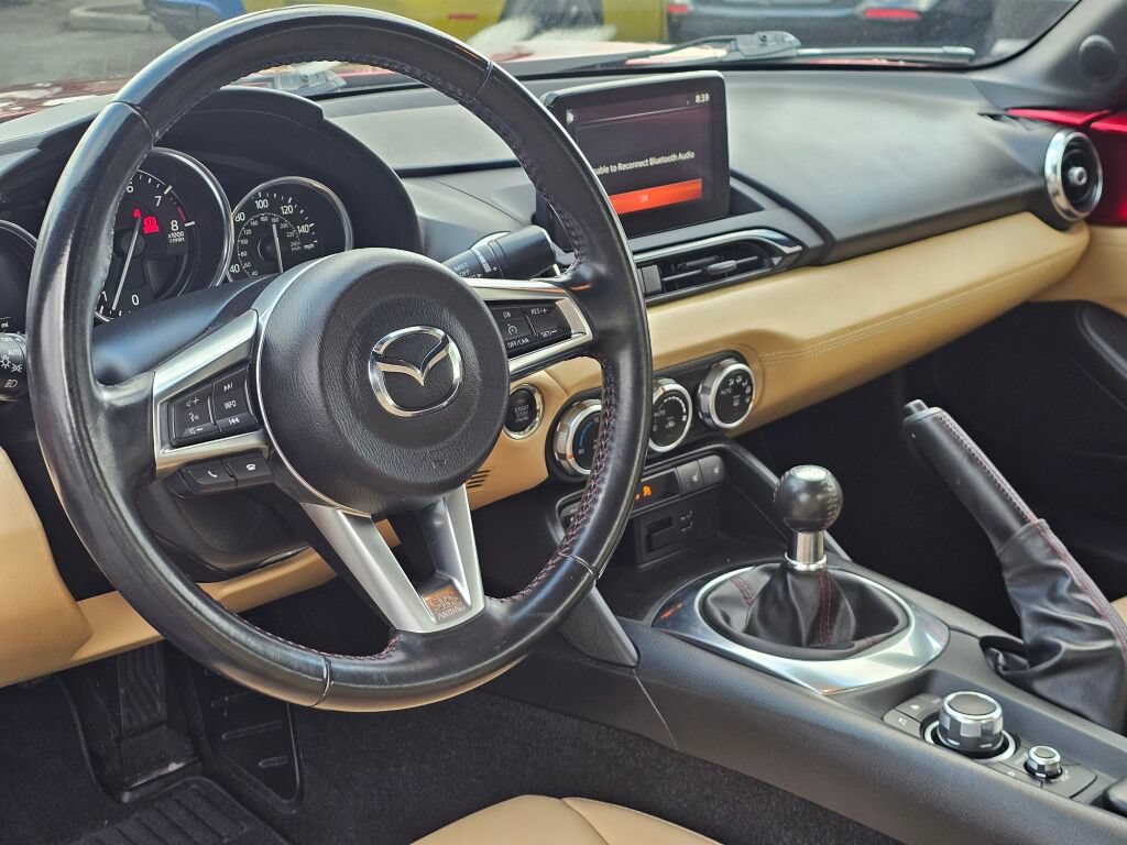 Used 2019 MAZDA MX-5 Miata RF Grand Touring w/ GT-S Package RWD image 9