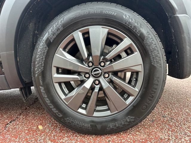 Used 2024 Nissan Pathfinder S image 29