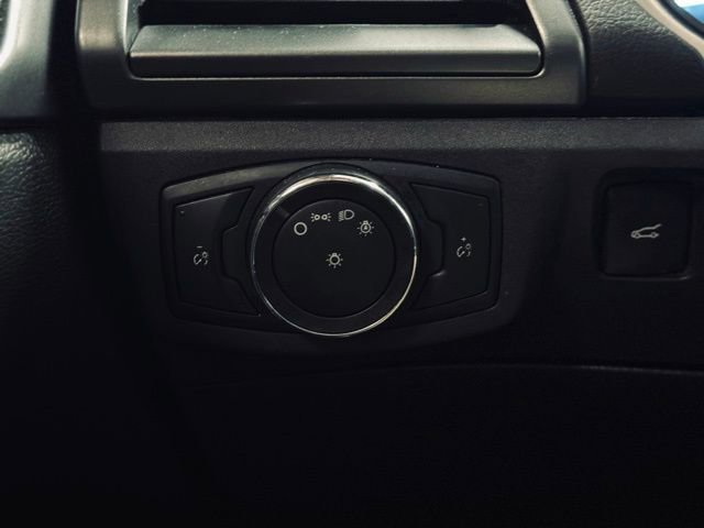 Used 2016 Ford Fusion SE w/ SE Cold Weather Package image 27