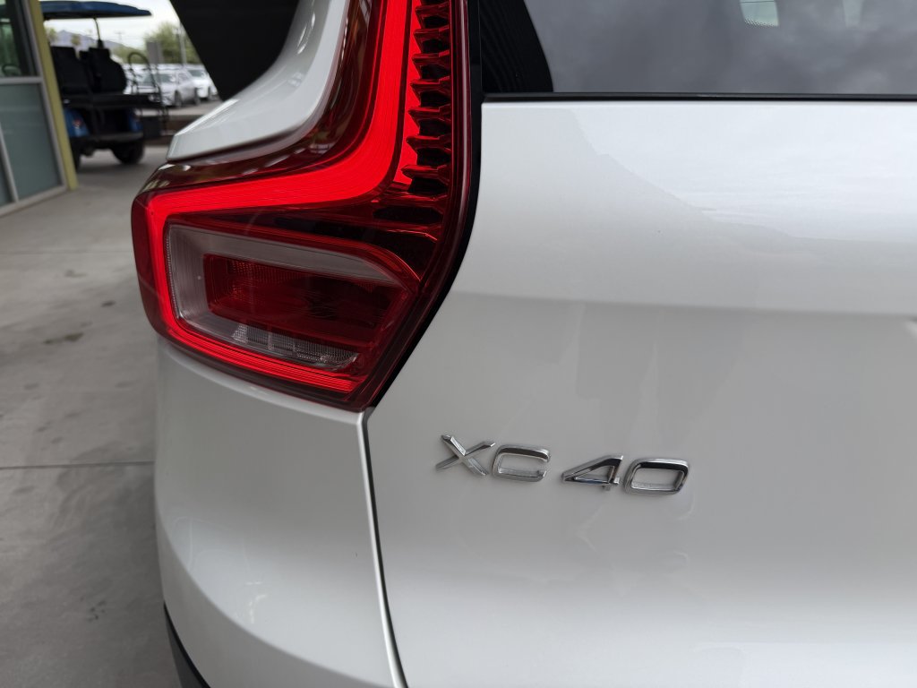Used 2023 Volvo XC40 B5 Plus w/ Driver Assist Package AWD/4WD image 14