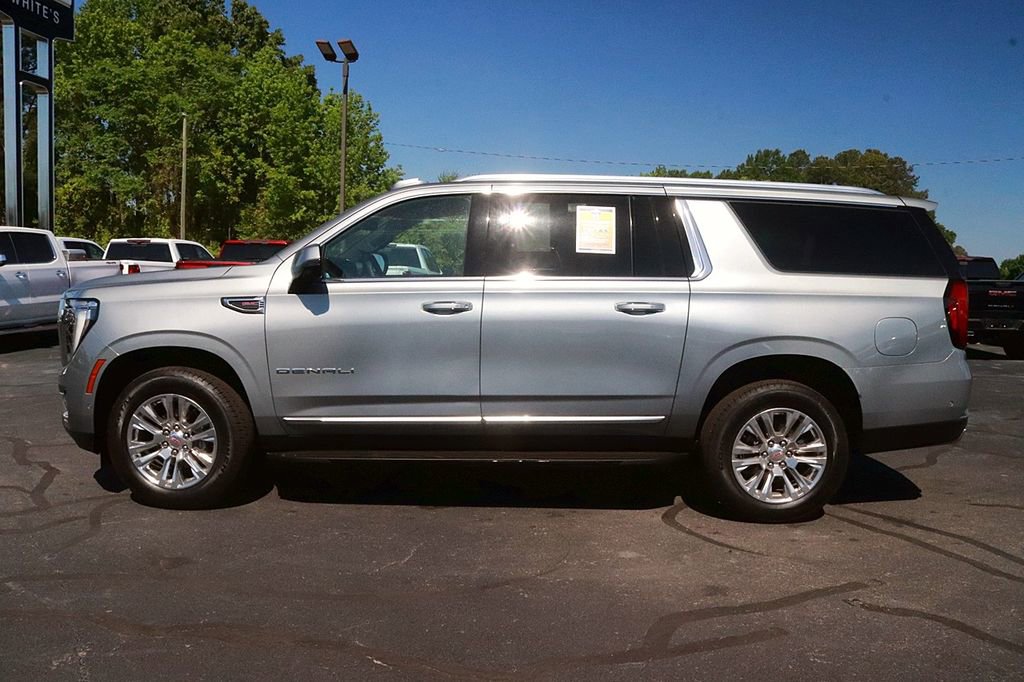 Used 2025 GMC Yukon XL Denali AWD/4WD image 4