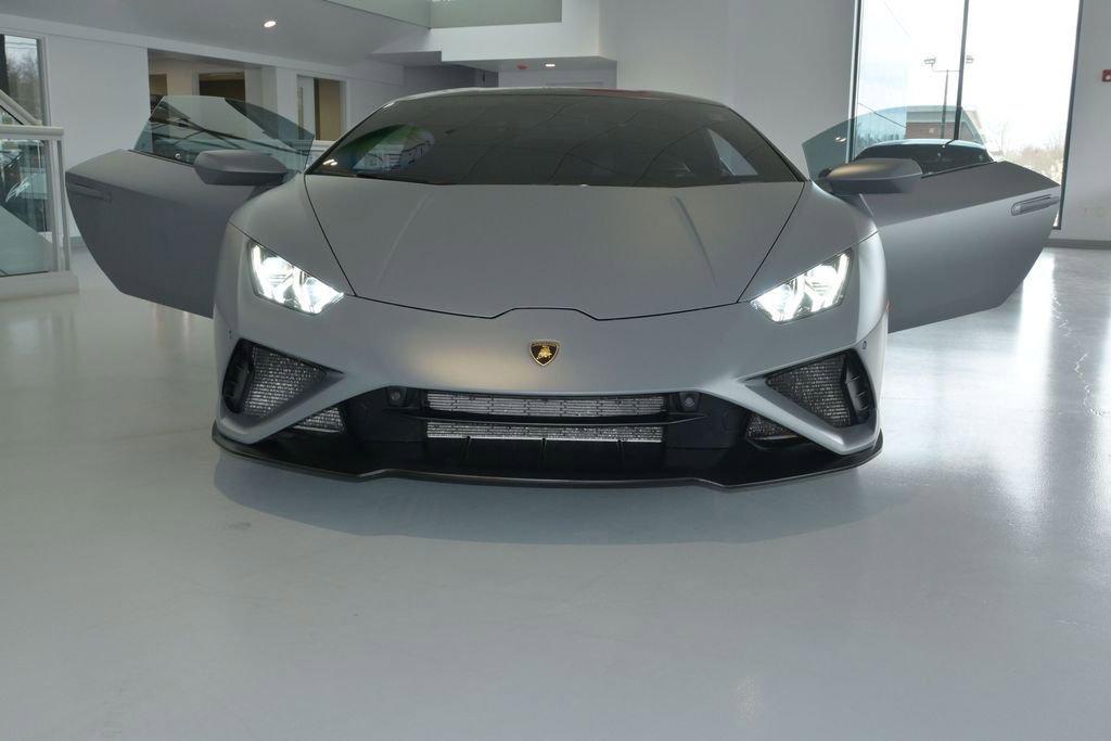 Used 2023 Lamborghini Huracan EVO RWD image 17