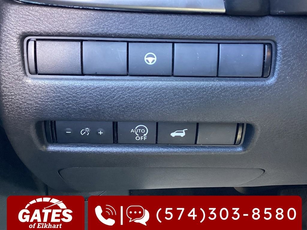 Used 2024 Nissan Rogue SV image 23