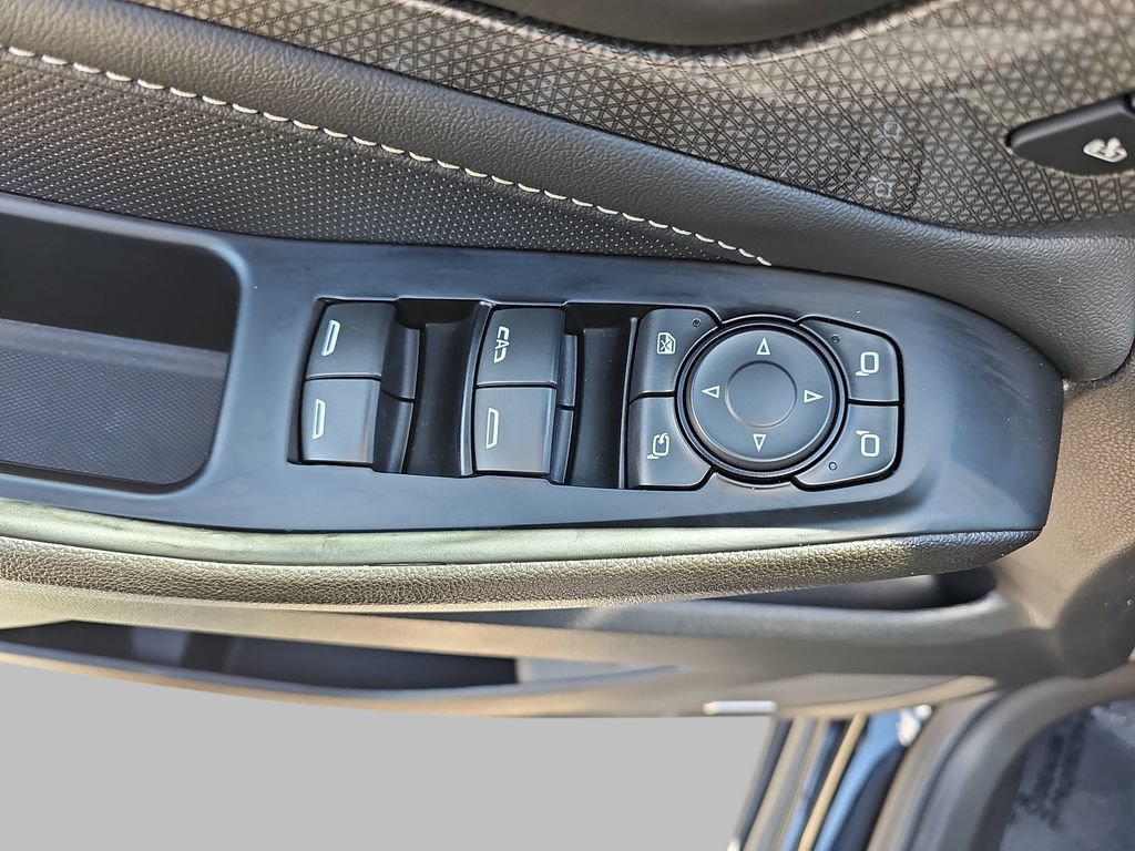 Certified 2023 Chevrolet Traverse Premier w/ LPO, Floor Liner Package AWD/4WD image 35
