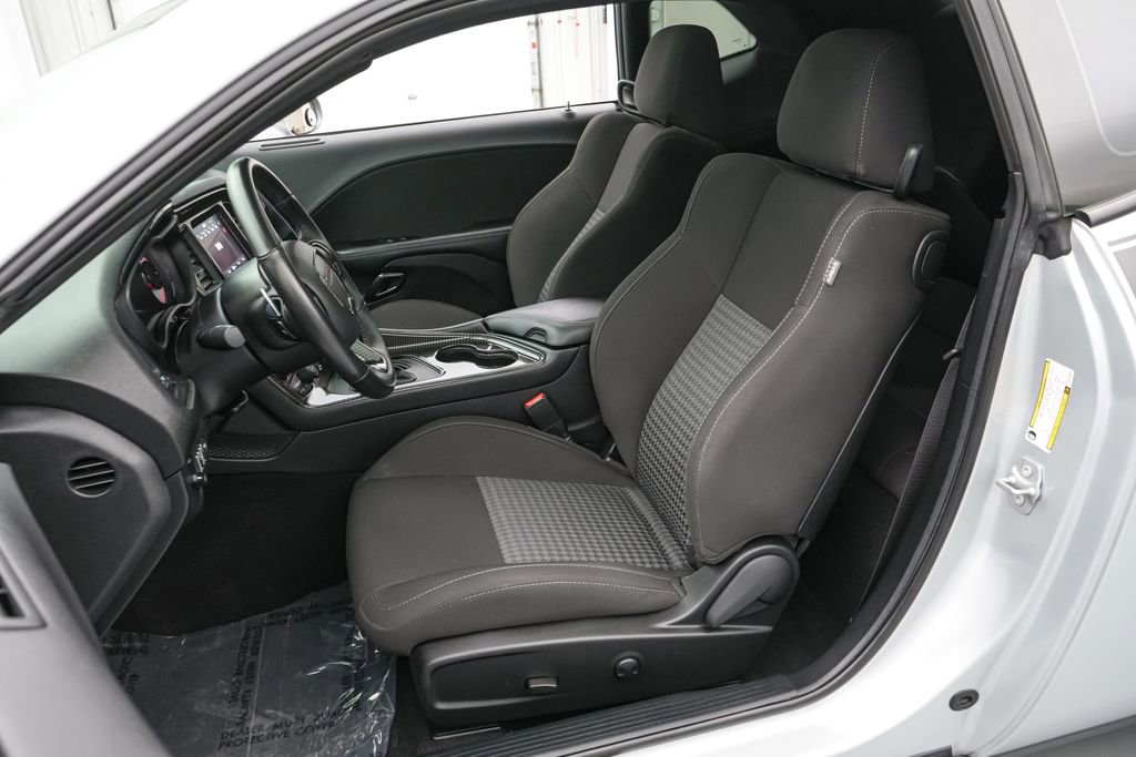 Used 2022 Dodge Challenger R/T Scat Pack w/ T/A Package RWD image 31