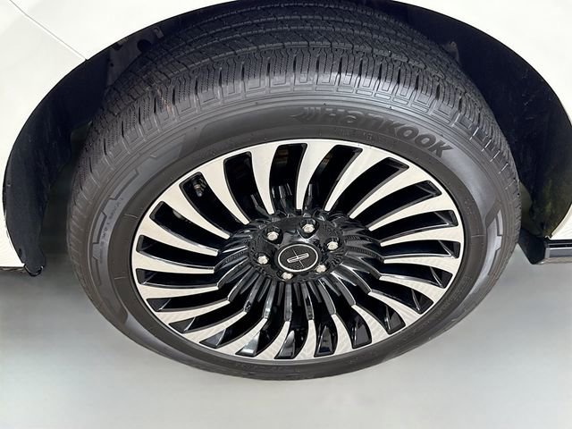 Used 2020 Lincoln Navigator L Black Label w/ Cargo Convenience Package image 34