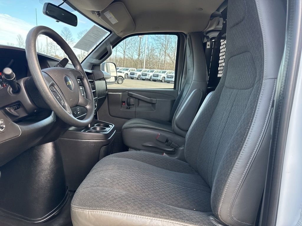 Used 2024 Chevrolet Express 2500 w/ Driver Convenience Package RWD image 9