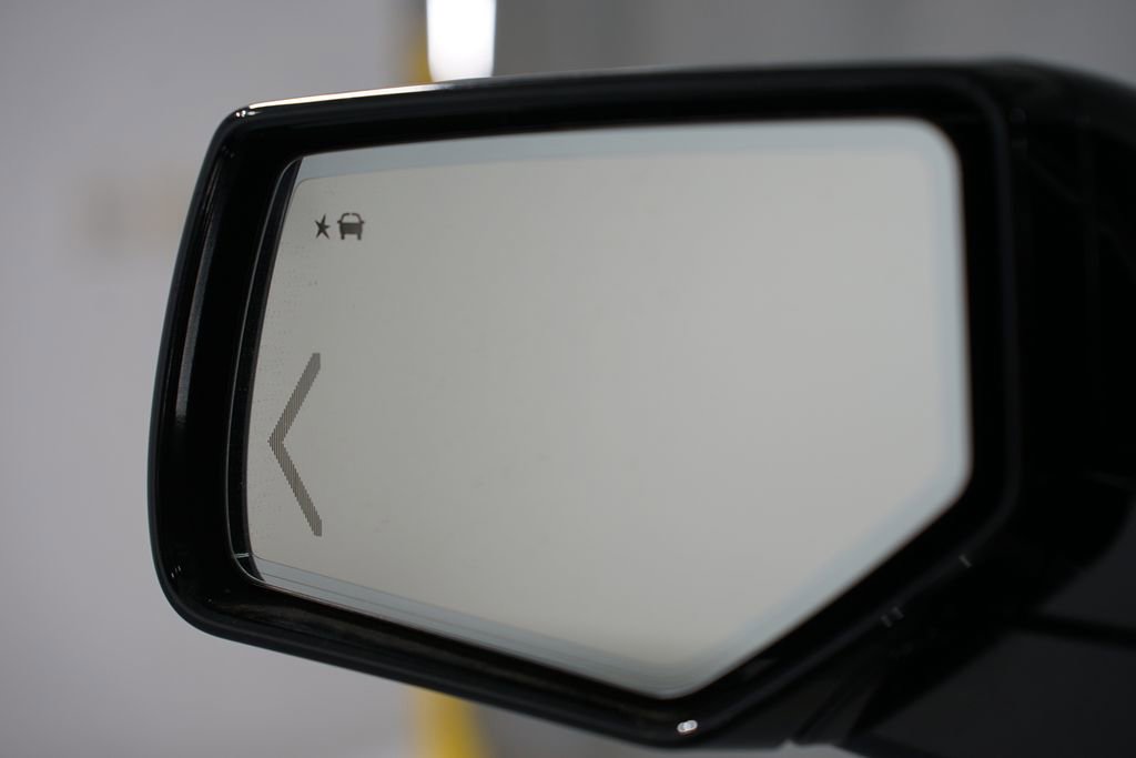 Used 2016 GMC Yukon Denali w/ Open Road Package image 26