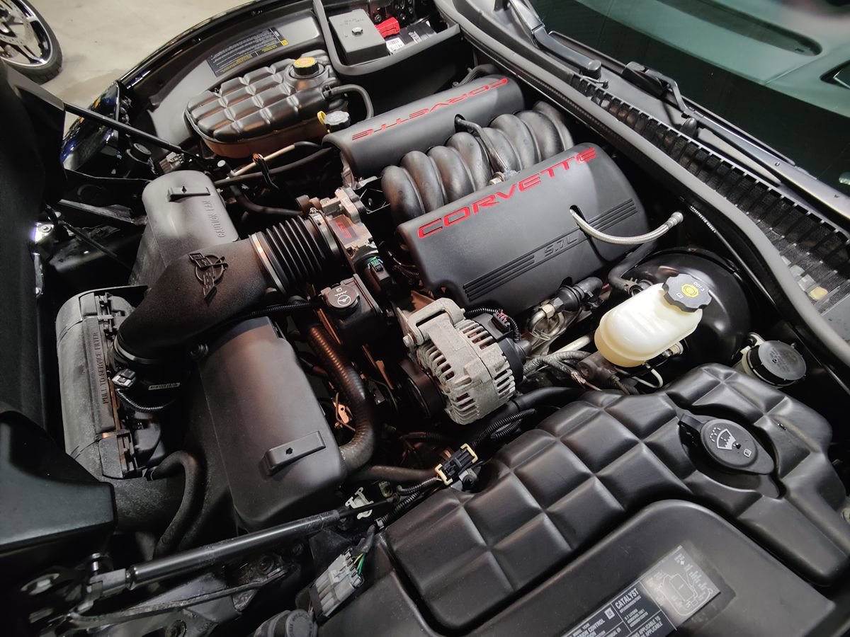 Used 2004 Chevrolet Corvette Coupe w/ Preferred Equipment Group image 5