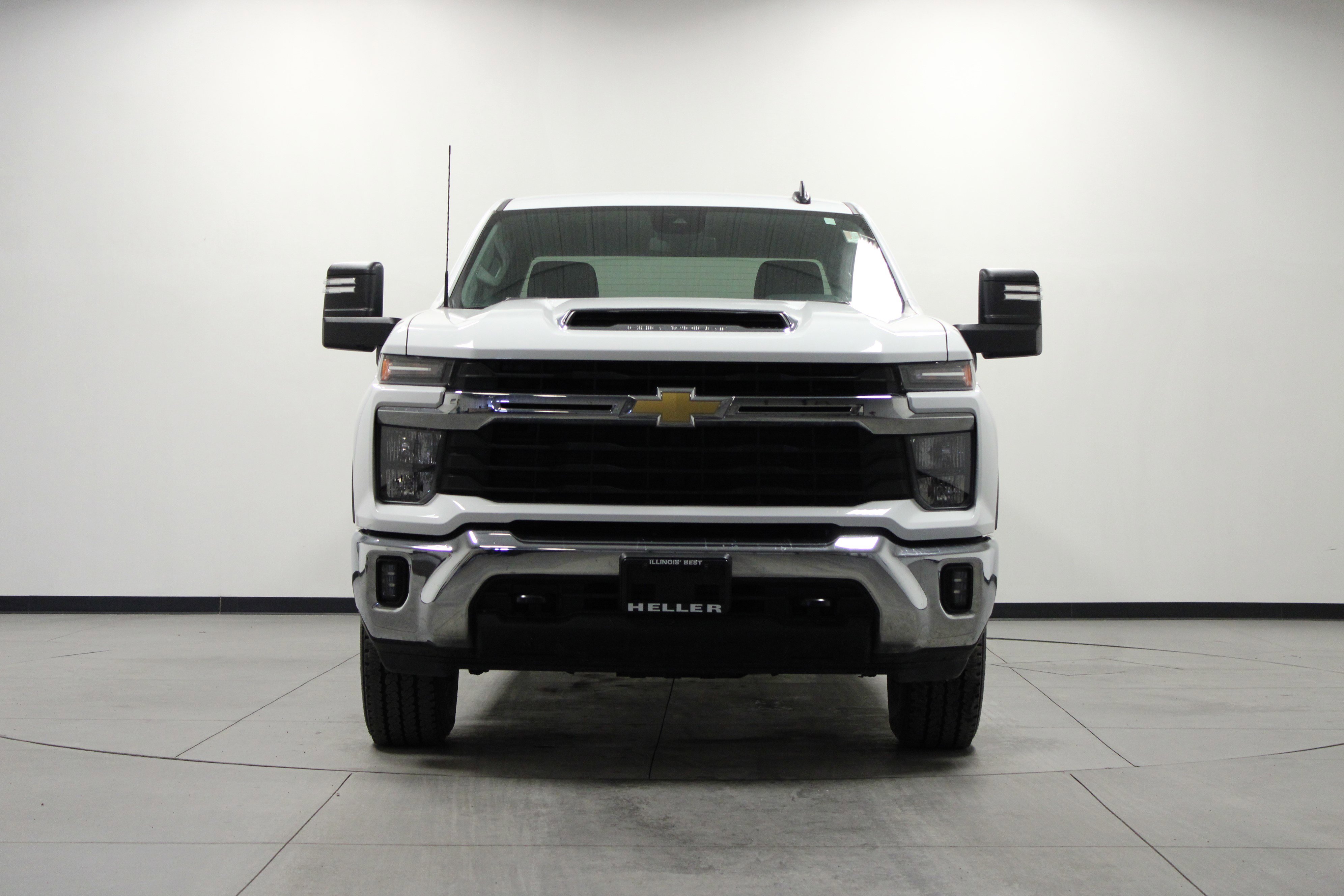 Used 2025 Chevrolet Silverado 2500 LT w/ Convenience Package image 9