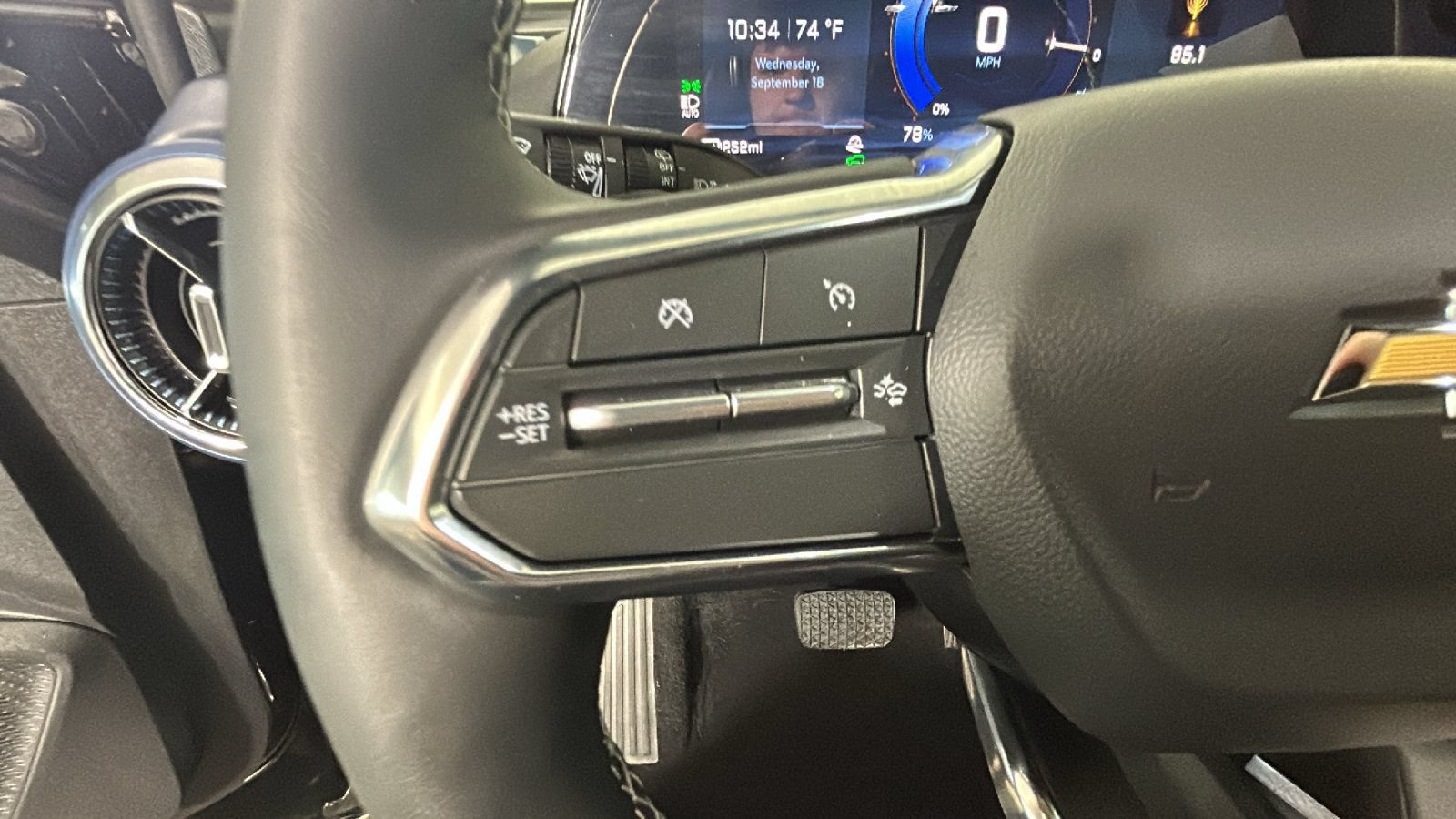 Used 2025 Chevrolet Equinox EV LT FWD image 18