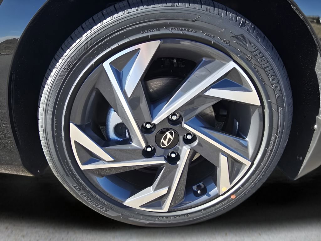 New 2026 Hyundai Elantra Limited image 9