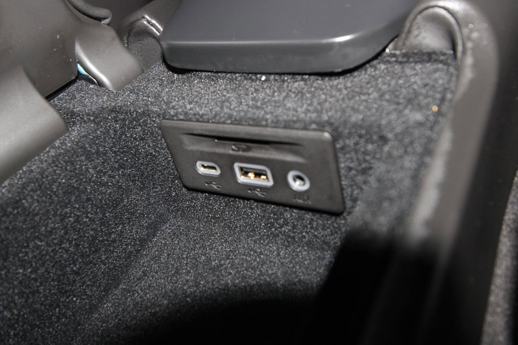 Used 2023 Chevrolet Corvette Stingray Coupe w/ 1LT image 18