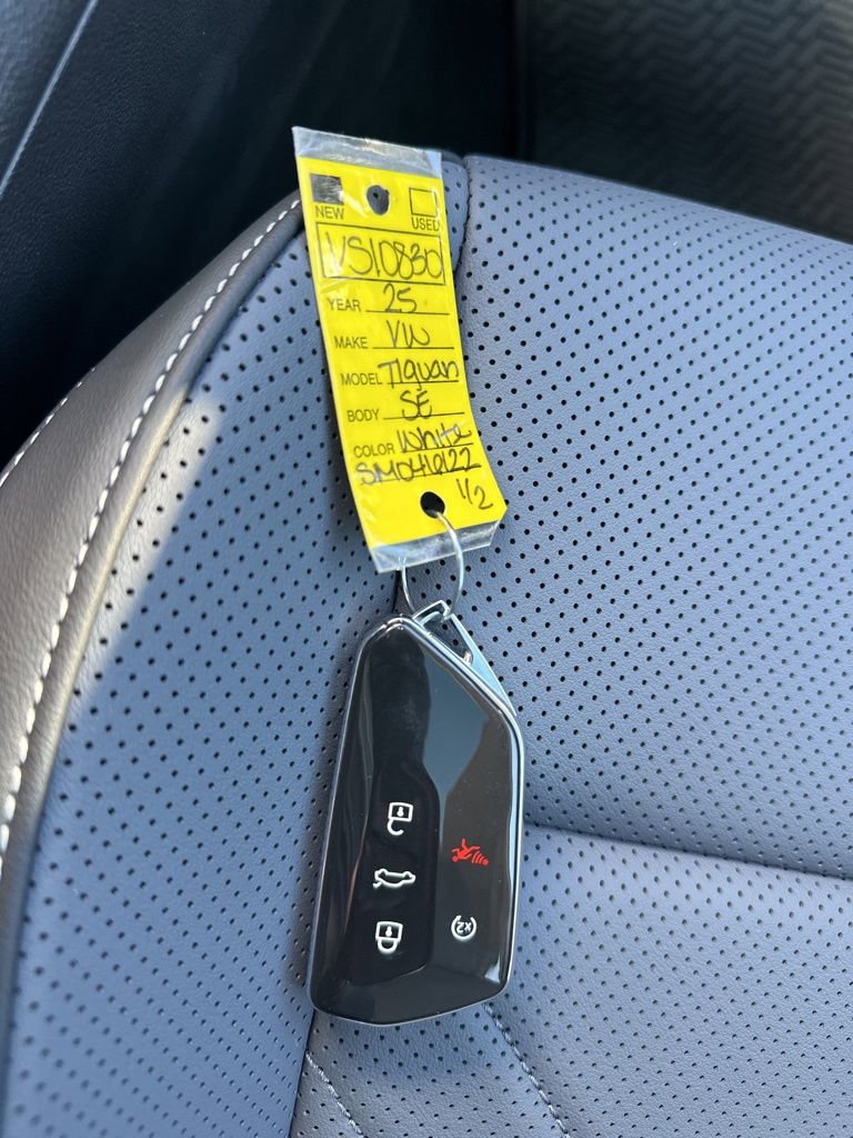 New 2025 Volkswagen Tiguan SE image 32