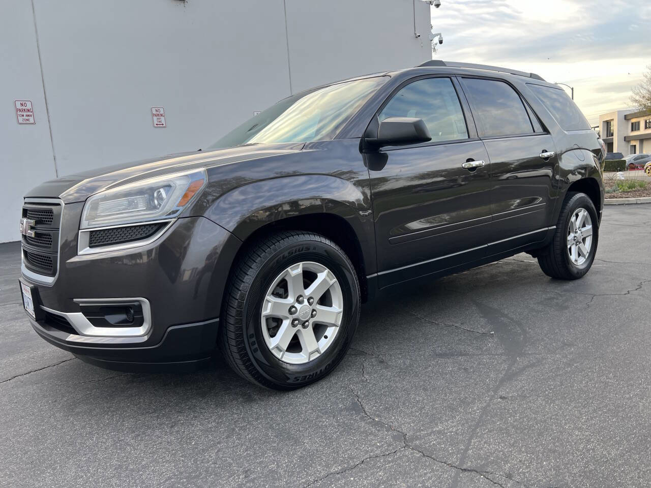 Used 2013 GMC Acadia SLE image 4