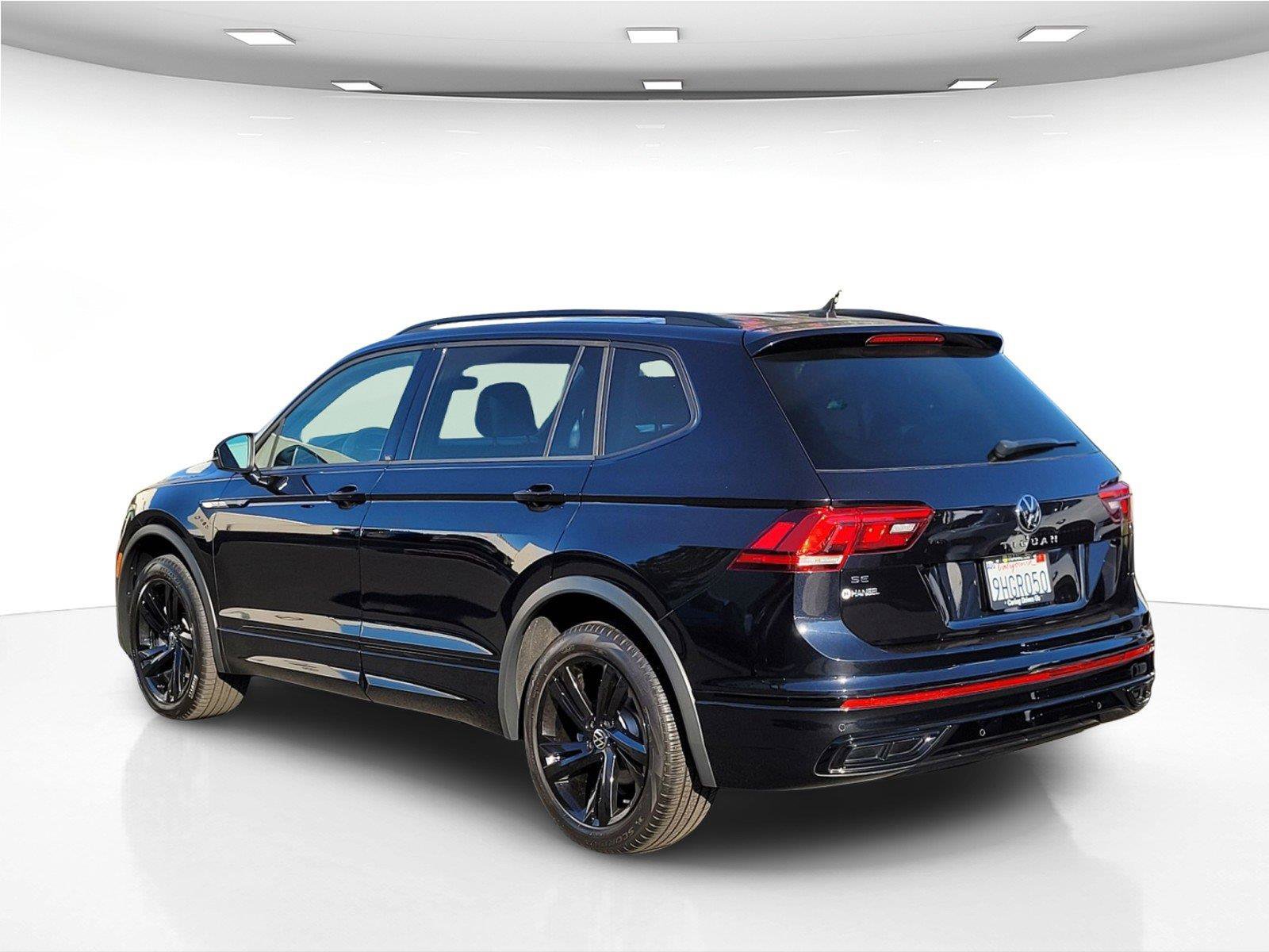 Certified 2023 Volkswagen Tiguan SE R-Line FWD image 9