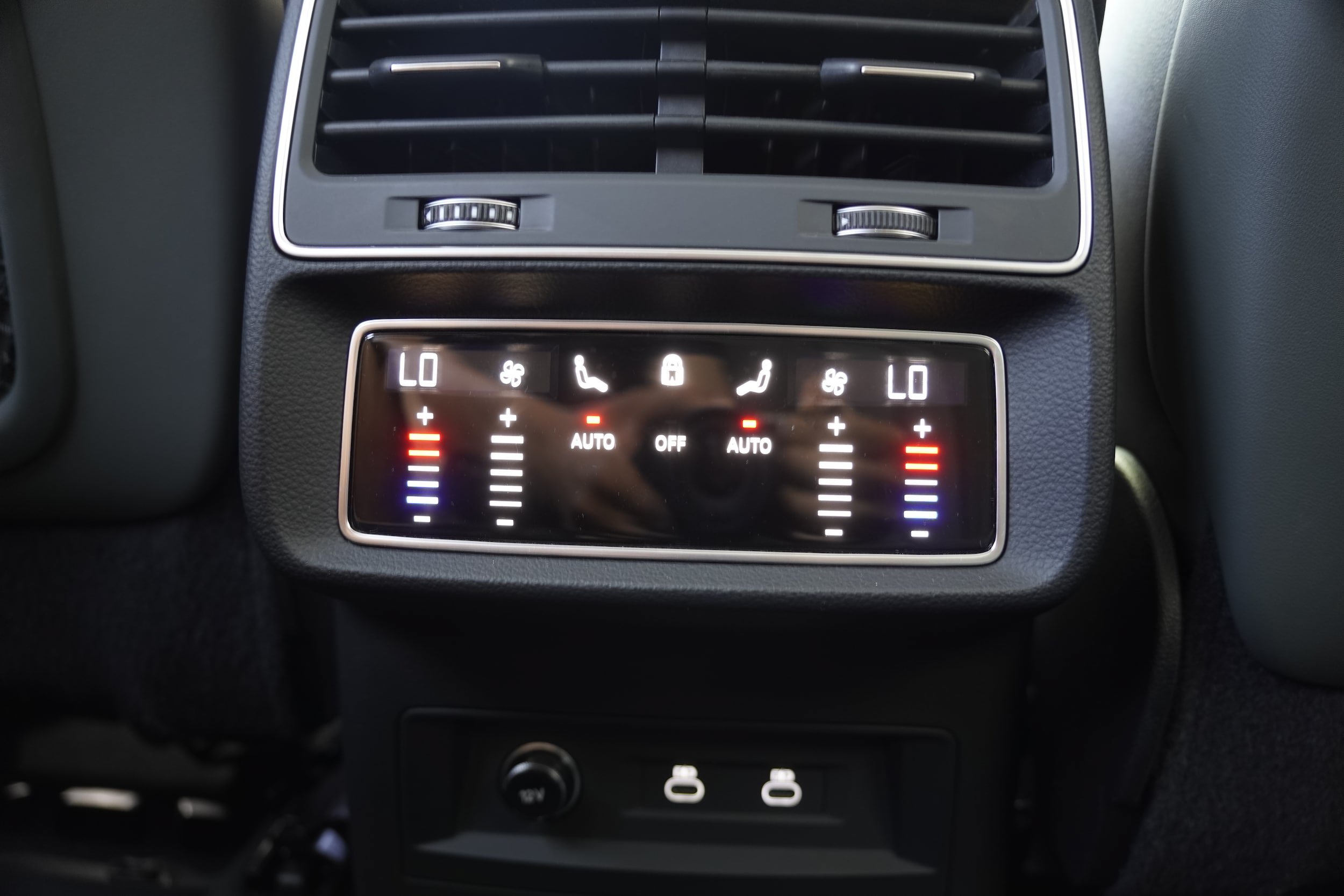 Used 2022 Audi Q8 Premium Plus AWD/4WD image 31