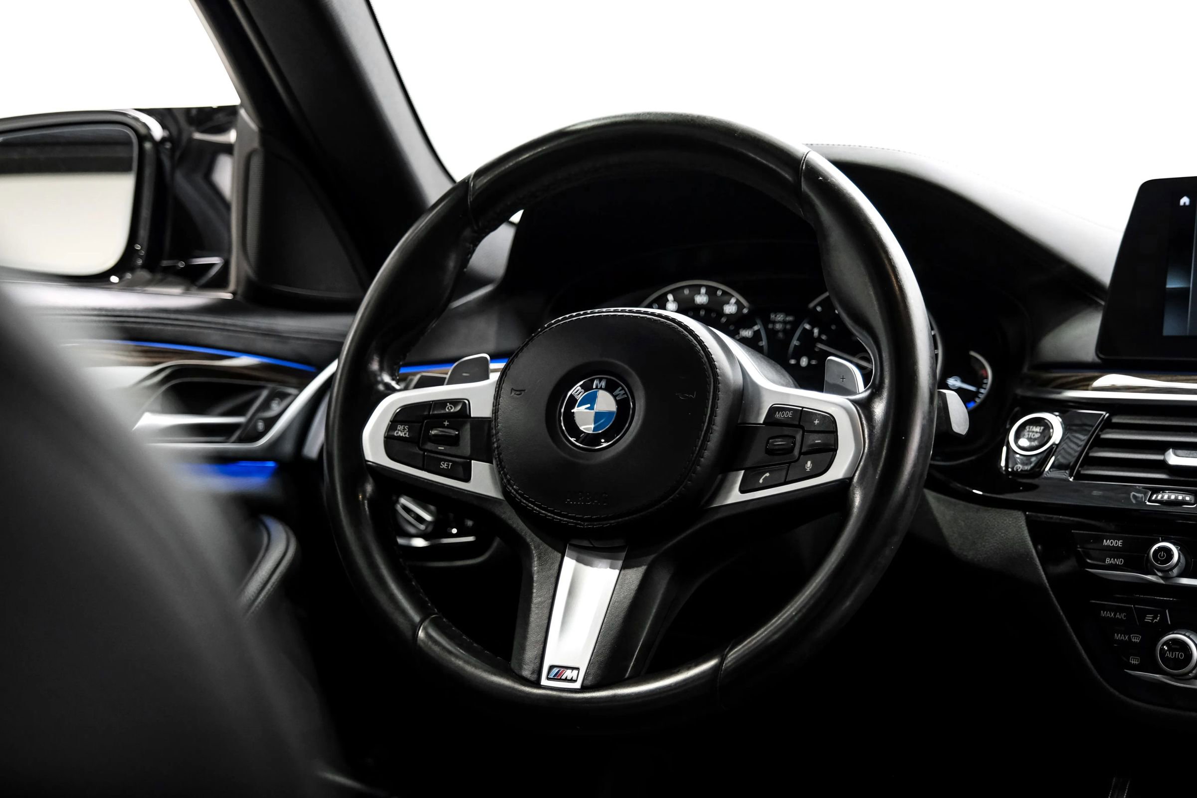 Used 2018 BMW 540i w/ M Sport Package RWD image 22