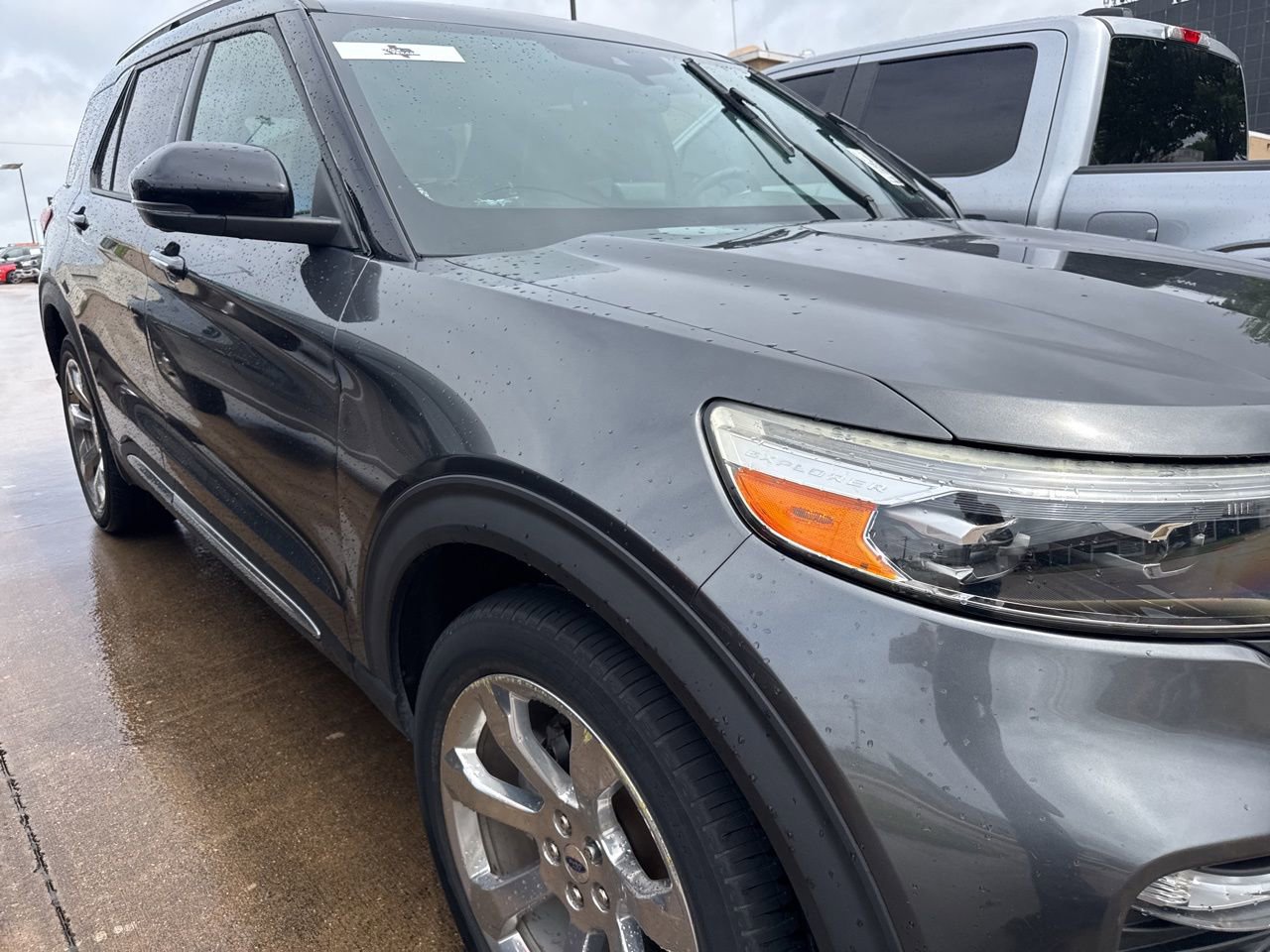 Used 2020 Ford Explorer Platinum w/ Premium Technology Package AWD/4WD image 3