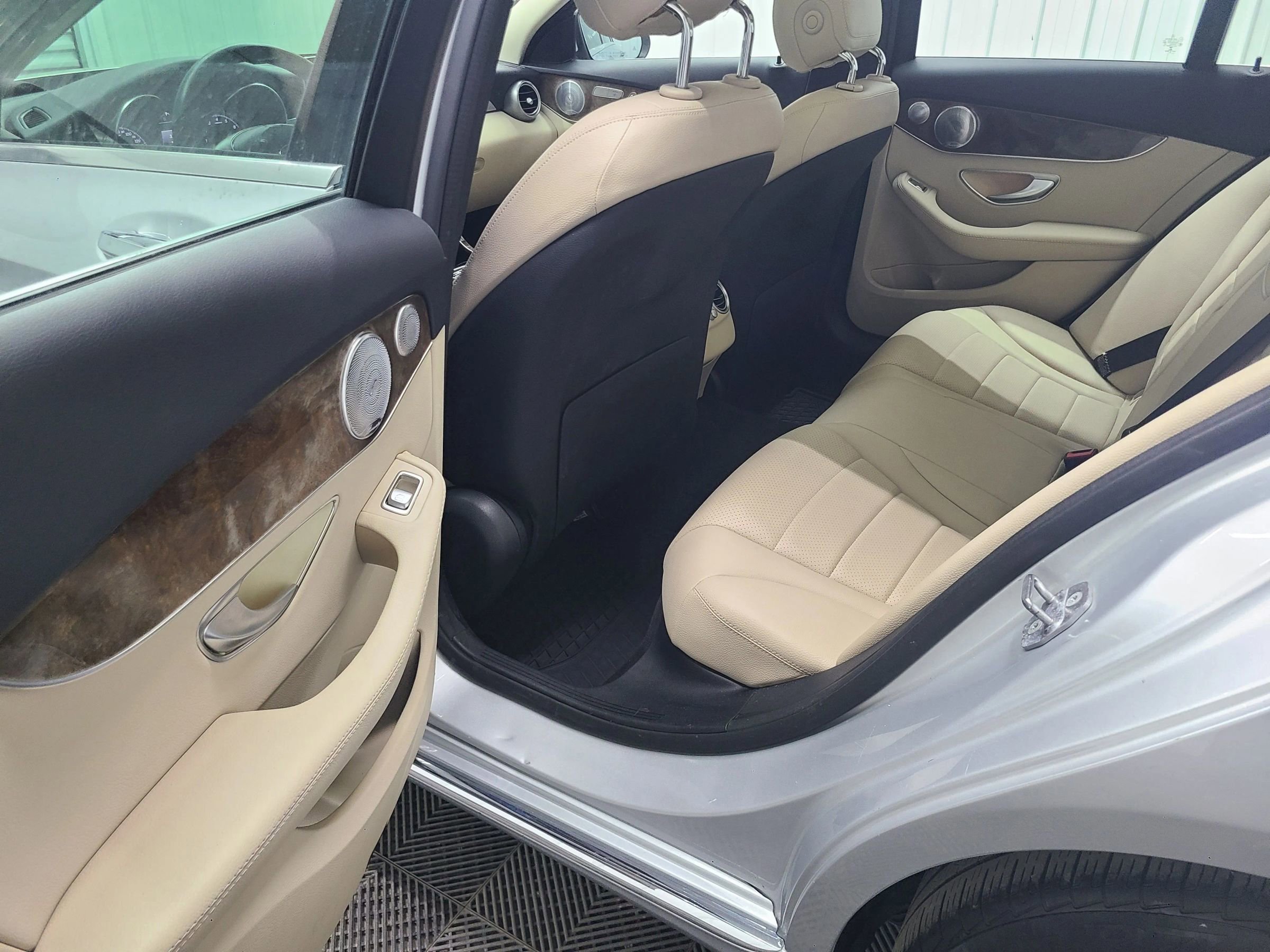 Used 2016 Mercedes-Benz C 300 4MATIC Sedan image 35