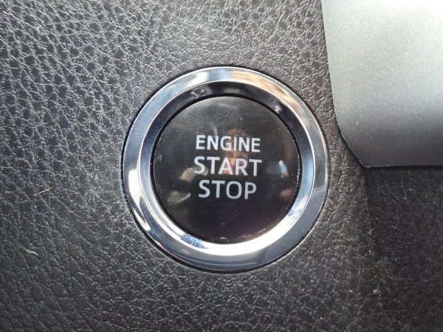 Used 2018 Toyota Highlander SE image 23