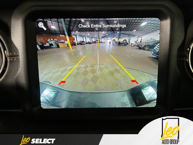 Used 2023 Jeep Gladiator Overland AWD/4WD image 19