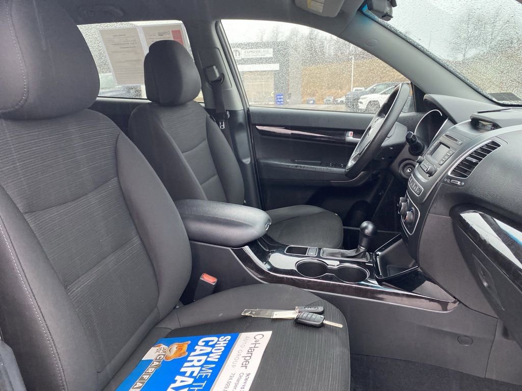 Used 2015 Kia Sorento LX image 11