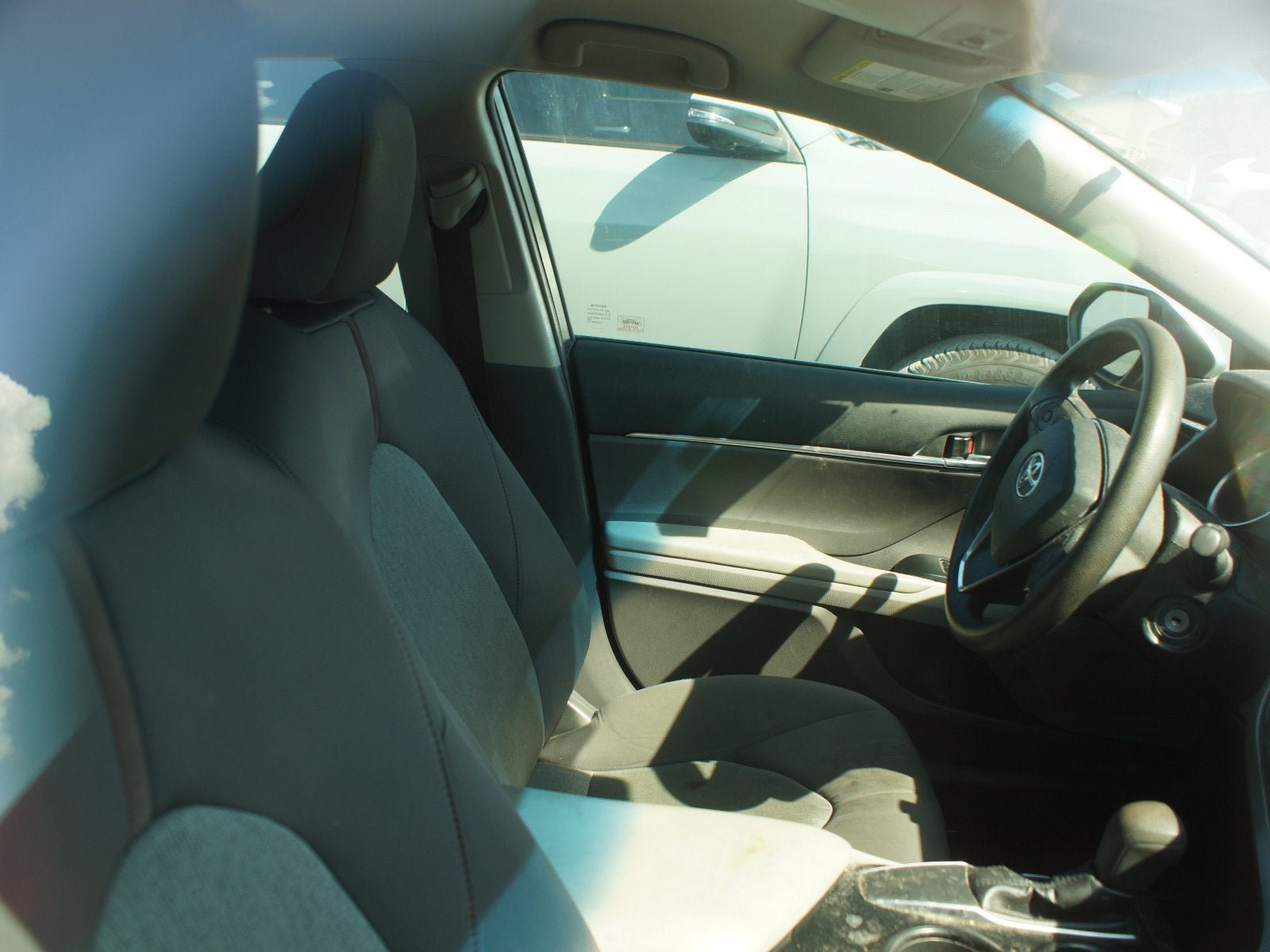 Used 2018 Toyota Camry LE FWD image 4