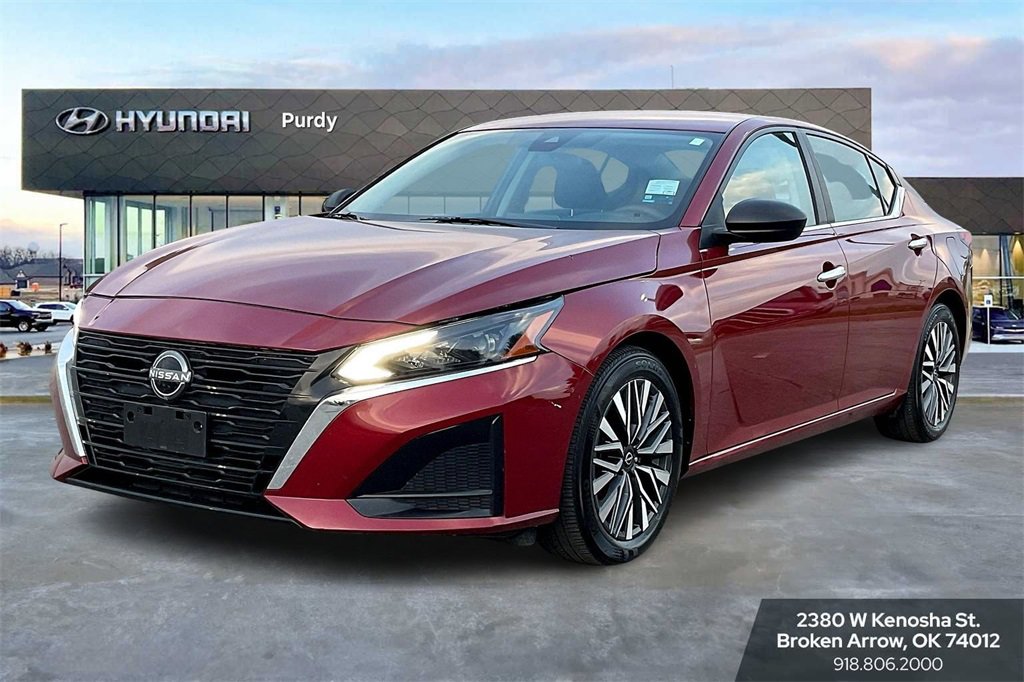 Used 2024 Nissan Altima 2.5 SV