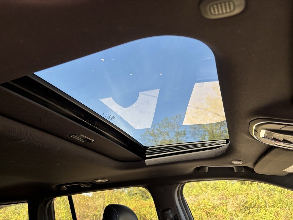 Used 2023 Jeep Grand Cherokee Altitude image 19