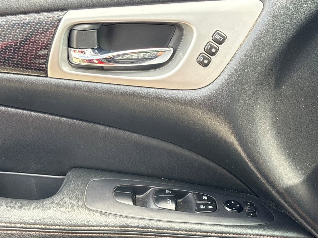Used 2020 Nissan Pathfinder SL image 16