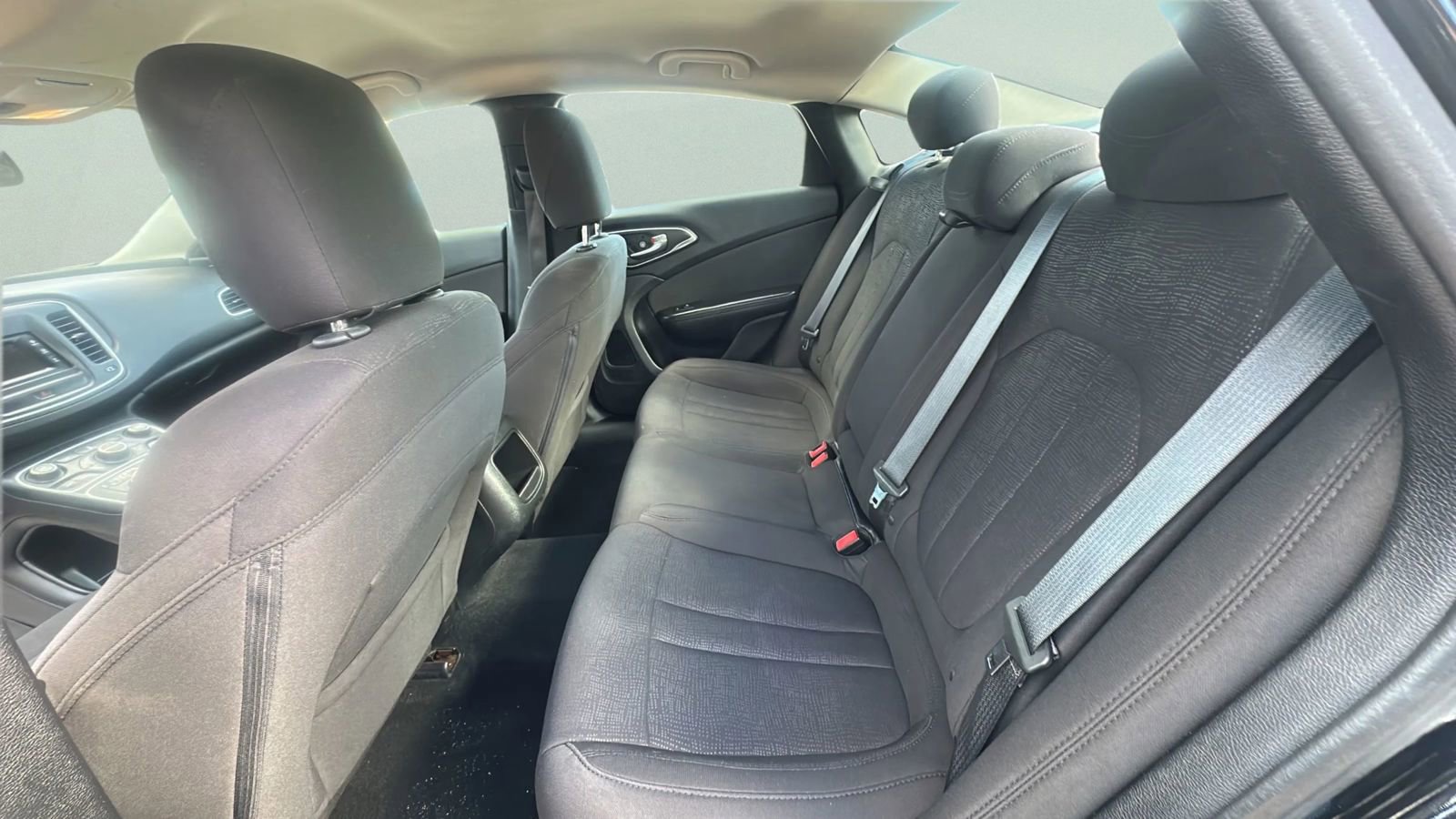 Used 2015 Chrysler 200 Limited w/ Convenience Group FWD image 18