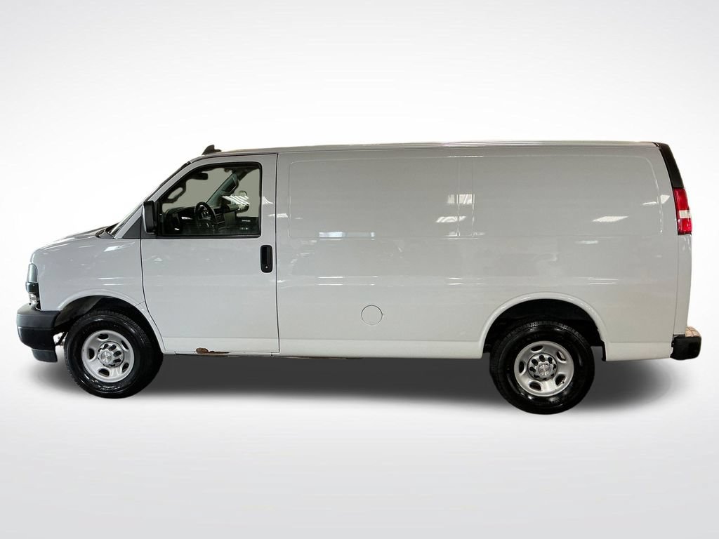 Used 2019 Chevrolet Express 2500 w/ Driver Convenience Package RWD image 2