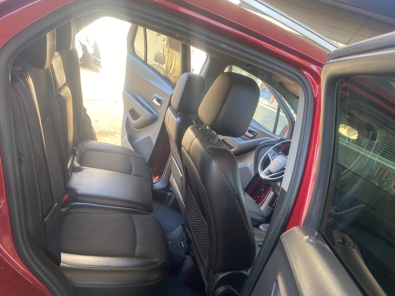 Used 2019 Chevrolet Trax LT w/ LT Convenience Package FWD image 15
