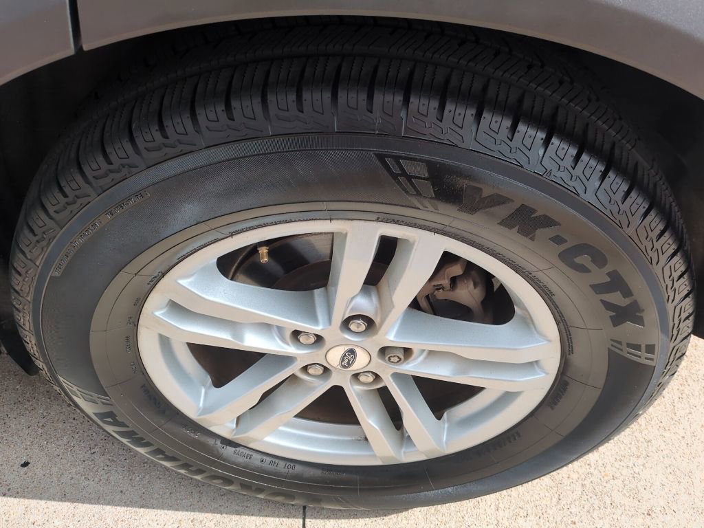 Used 2021 Ford Explorer XLT w/ Equipment Group 202A image 24